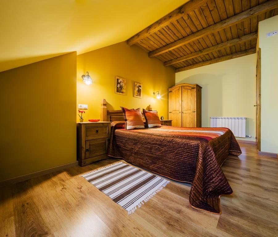Apartamentos Rurales L'Abiseu Caboalles de Abajo Eksteriør bilde